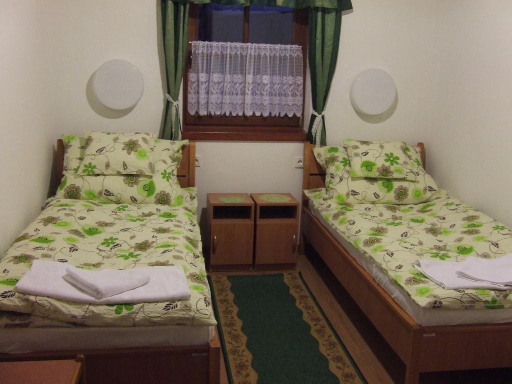 Öreg Somfa Vendégház Uppony Exterior foto
