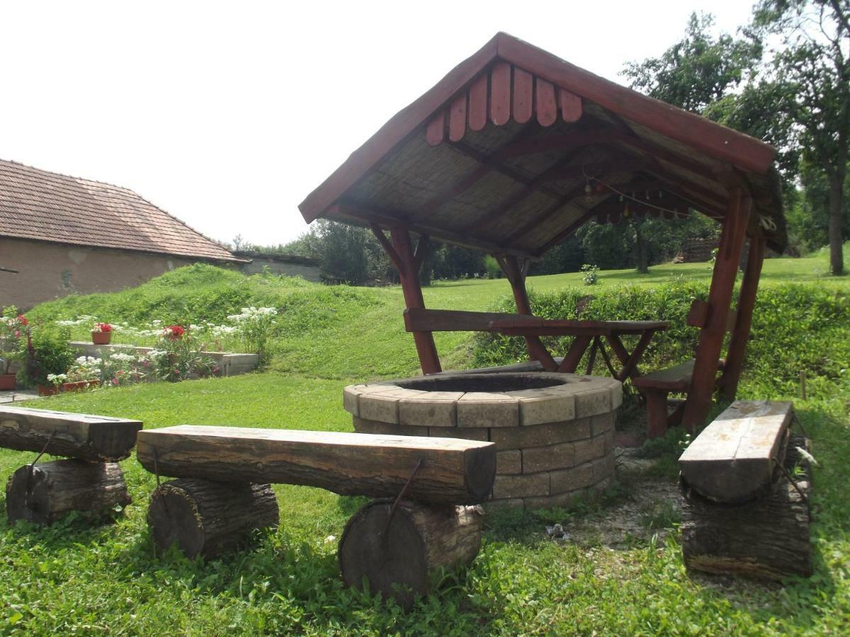 Öreg Somfa Vendégház Uppony Exterior foto
